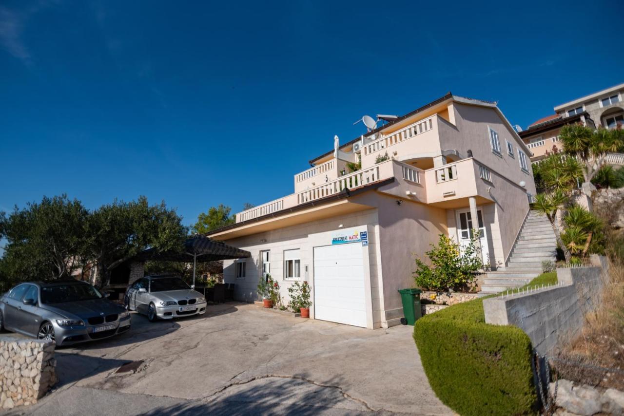 Apartments Matic Рогозница Екстериор снимка