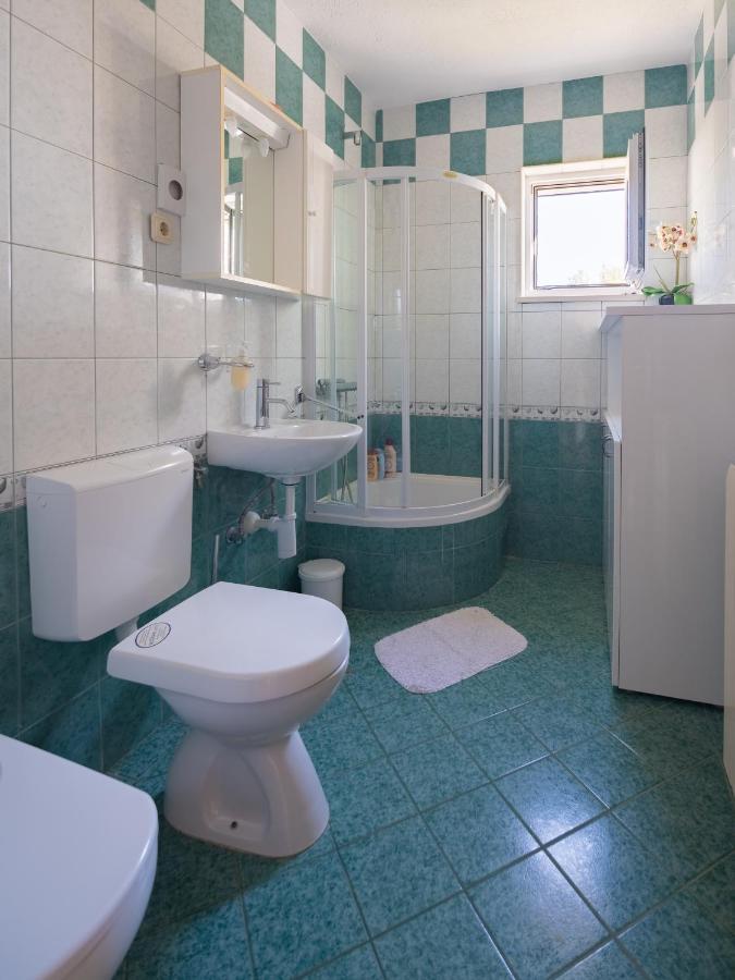 Apartments Matic Рогозница Екстериор снимка